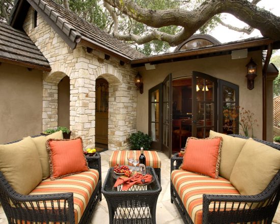 Furnish your outdoor area with amazing suitable coffee table