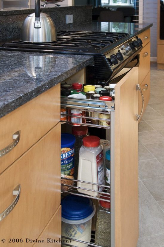 Useful ideas to help you organizing your pantry functionally and beautifully